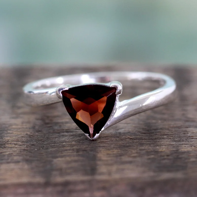 - Parrot climbing and standing wooden frameScintillating Jaipur Garnet Solitaire Ring