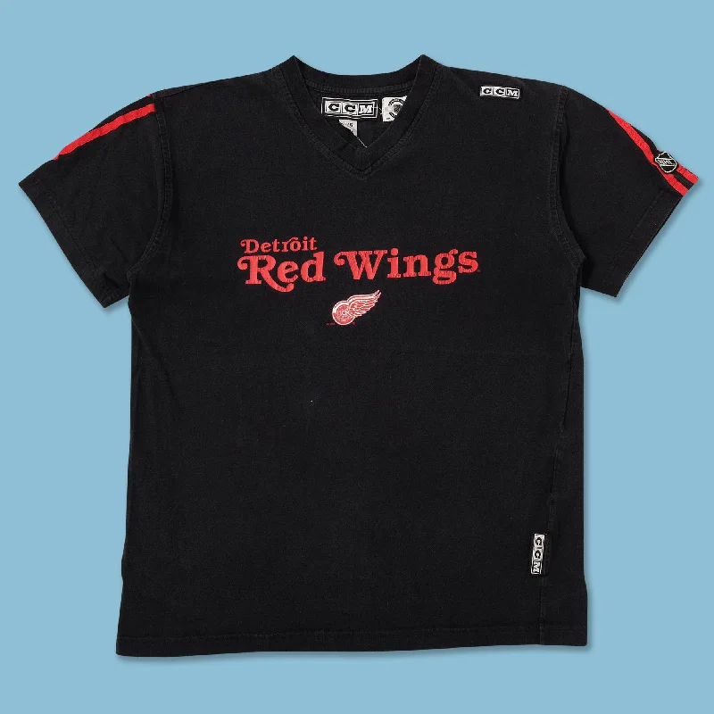 - Remote interactive pet feederVintage Detroit Red Wings T-Shirt Medium